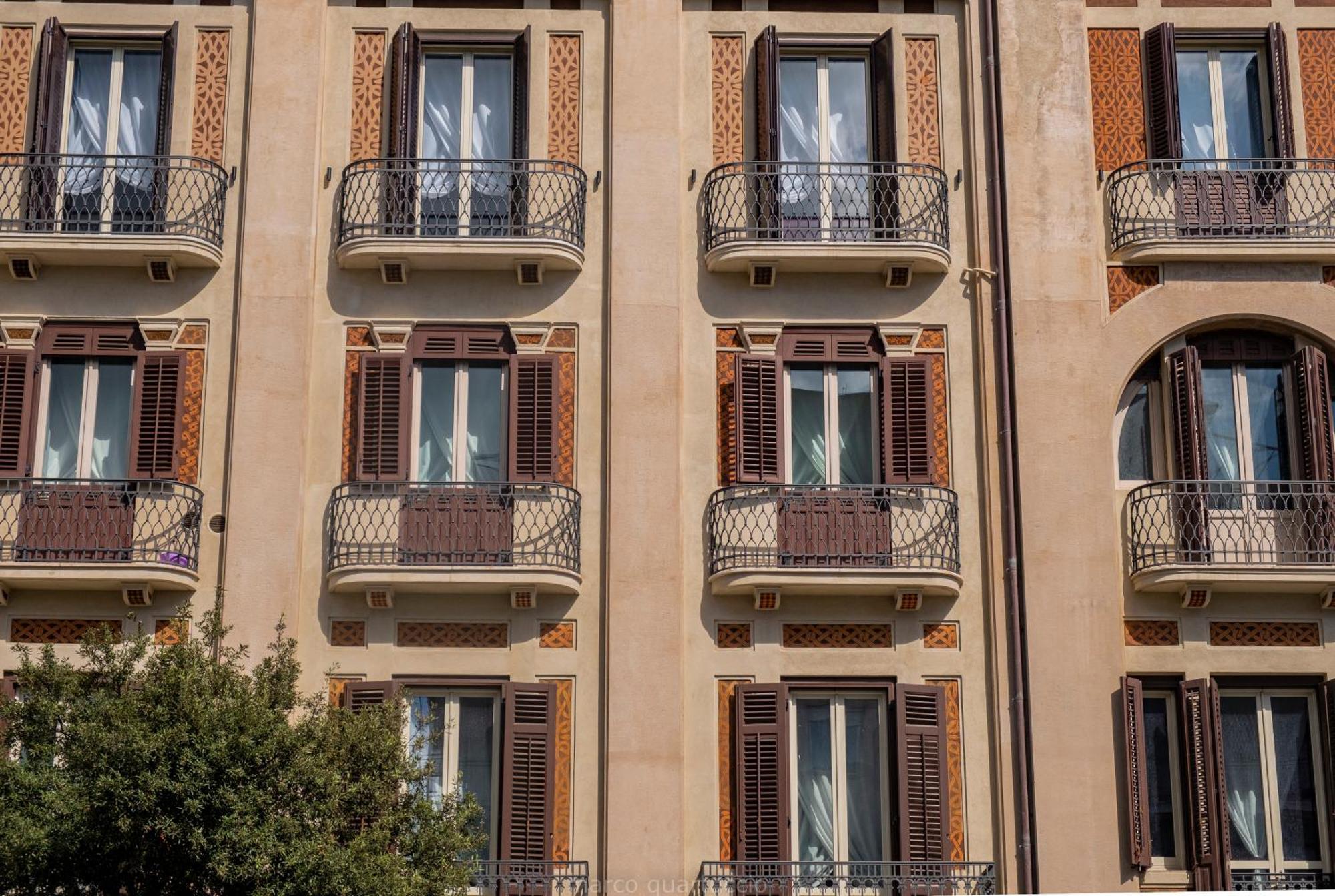 360Me Palace Messina Exterior photo